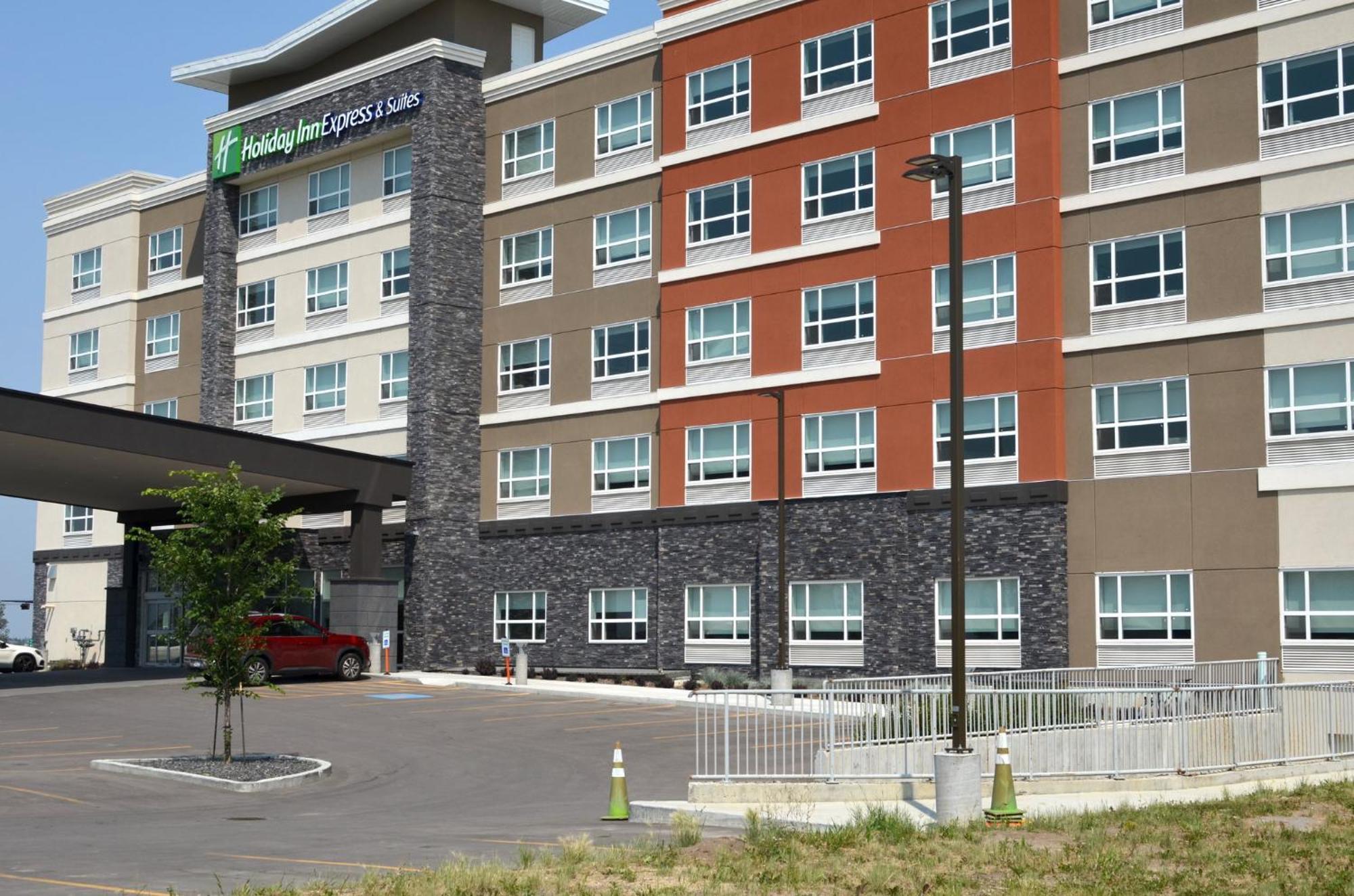 Holiday Inn Express & Suites - Edmonton Sw - Windermere, An Ihg Hotel Exterior photo